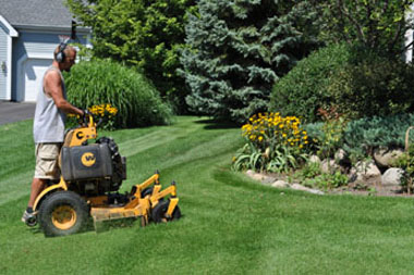 CN'R Lawn N' Landscape - Weekly Lawn Mowing