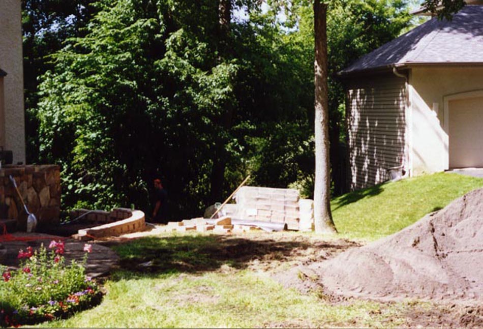 Windsor Block Retaining Wall Project - Day 3