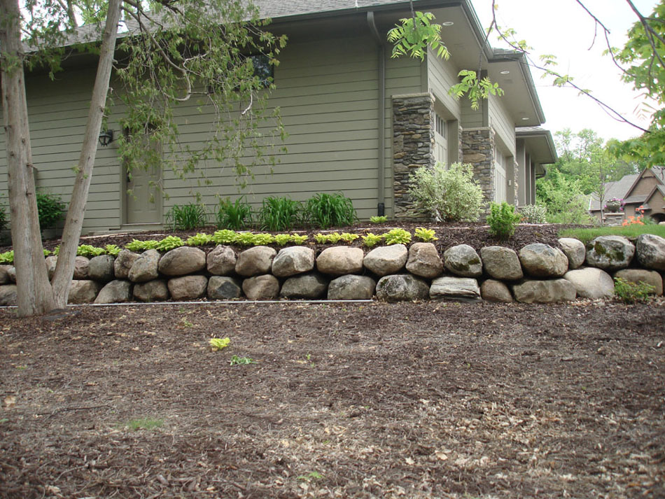 CN'R Boulder Wall - Before